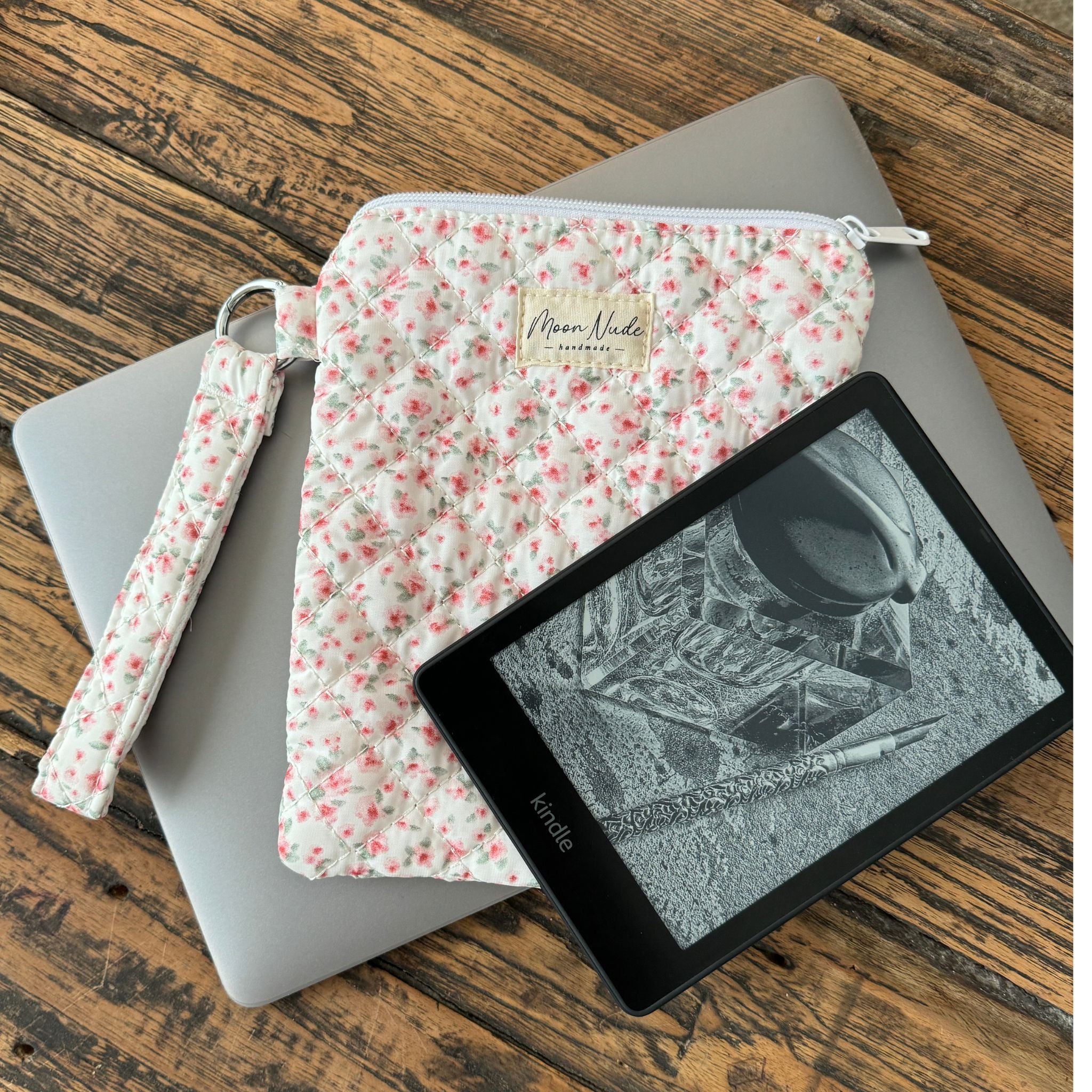 Peony eReader Pouch